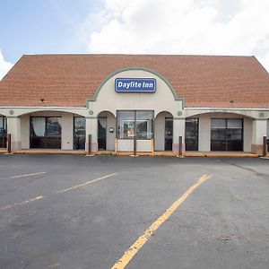 Hotel O Daylight Inn Elkhart I-90, In